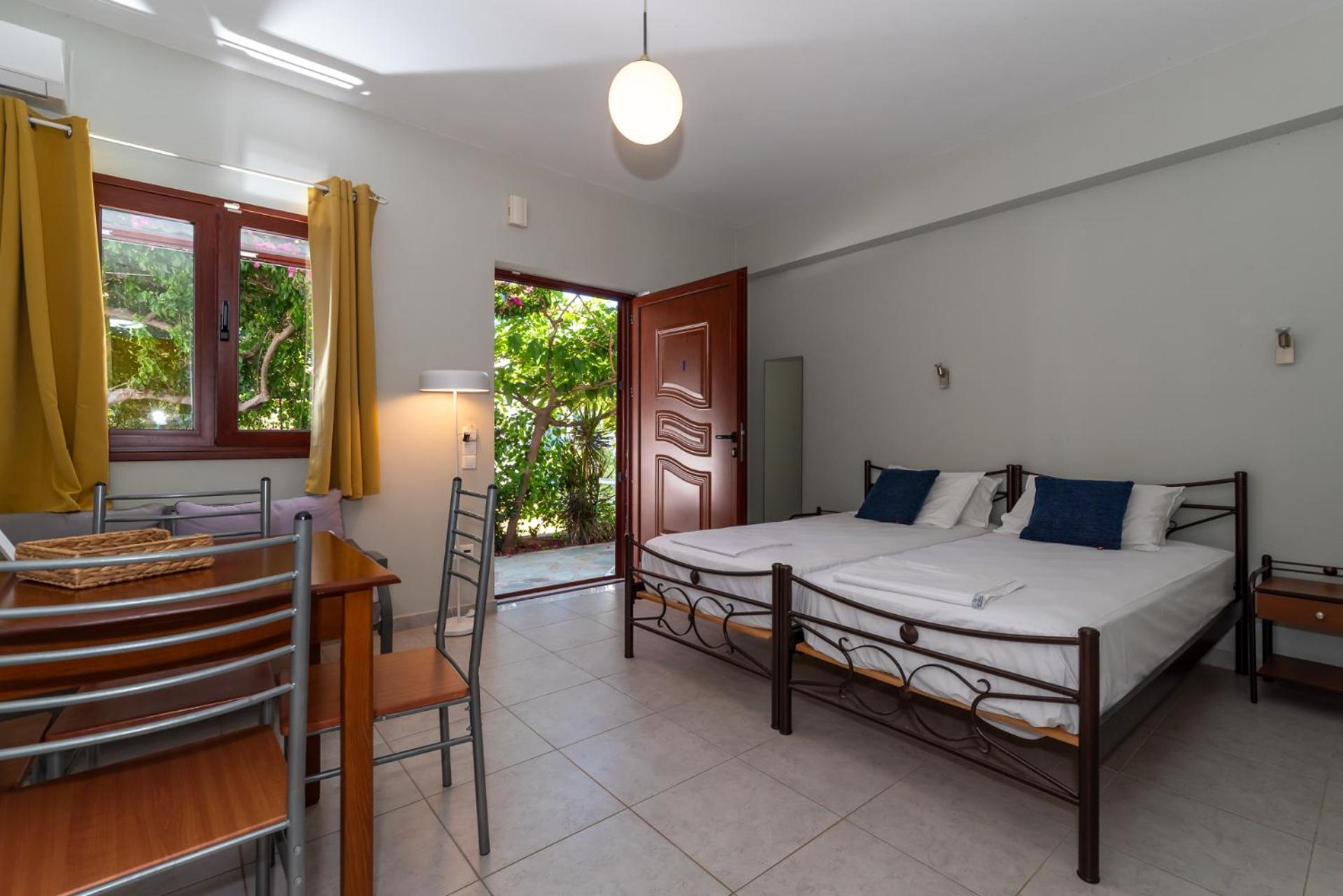 Stratos By Mroom Apartments Makriyialos Bagian luar foto