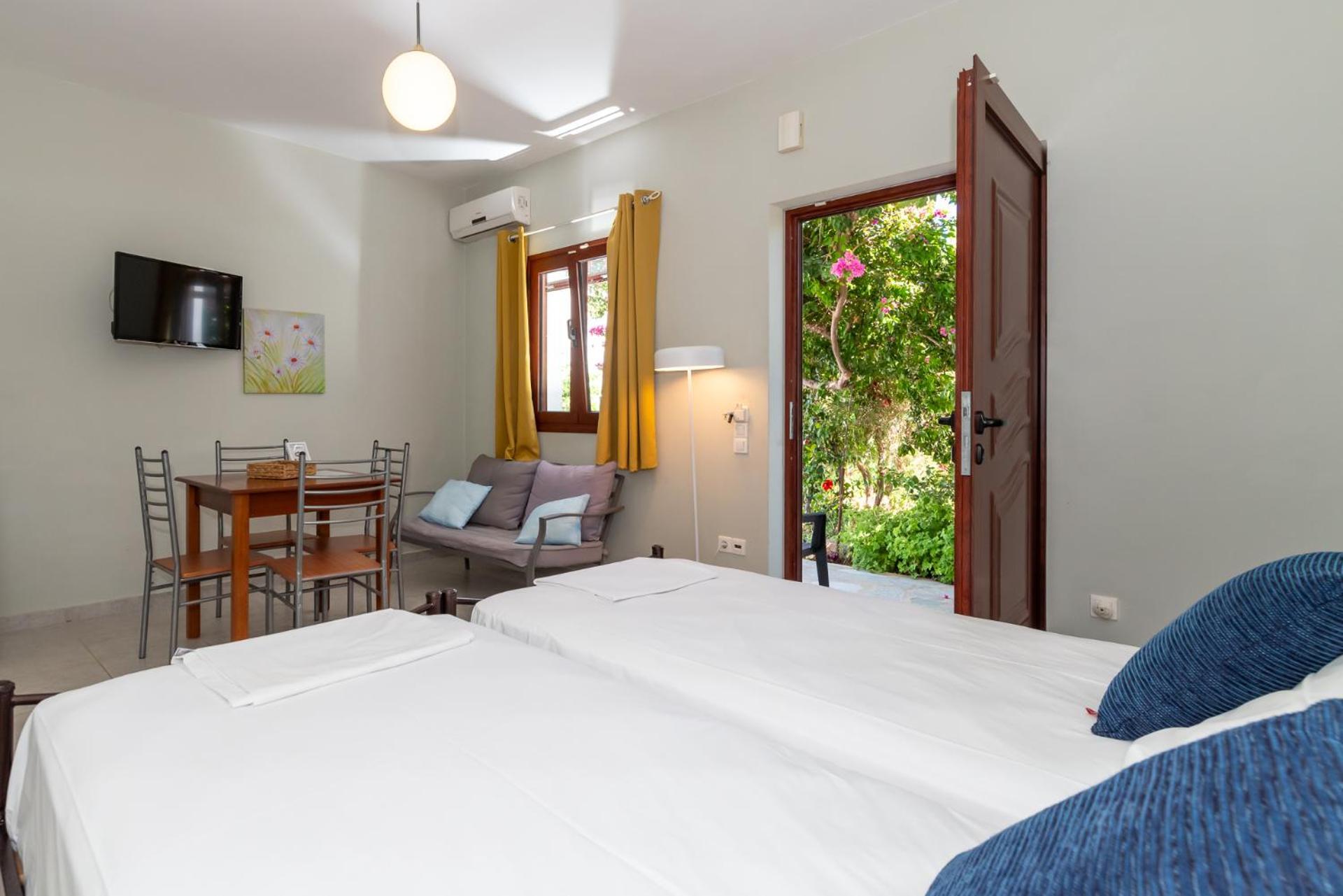 Stratos By Mroom Apartments Makriyialos Bagian luar foto